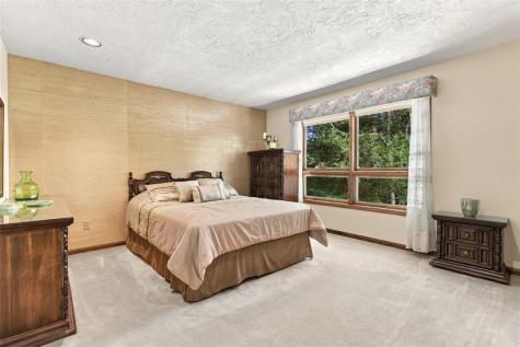4282 Forest Glen Drive Hampton PA 15101