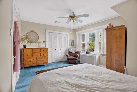 246 Hazel Drive Mt Lebanon PA 15228