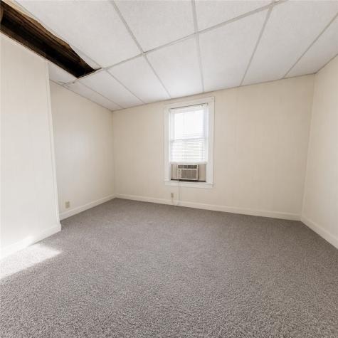 107 E 1st Avenue Tarentum PA 15084