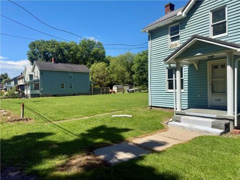 1231 And 1233 Pegtown Avenue North Apollo PA 15673