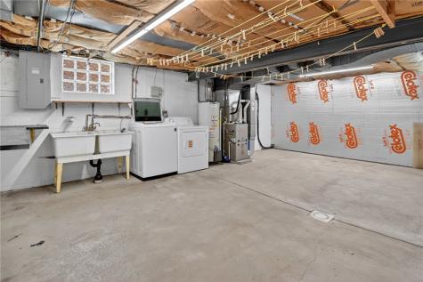 3360 Mcroberts Road Castle Shannon PA 15234