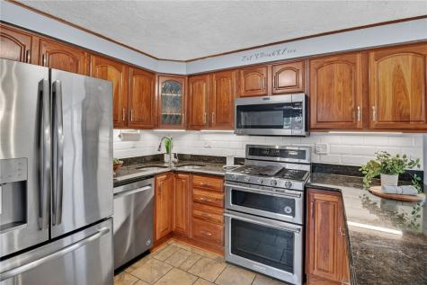 3360 Mcroberts Road Castle Shannon PA 15234