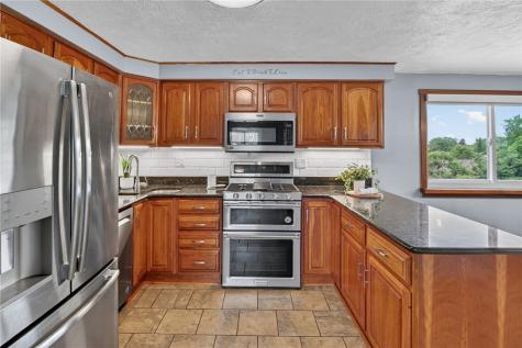 3360 Mcroberts Road Castle Shannon PA 15234