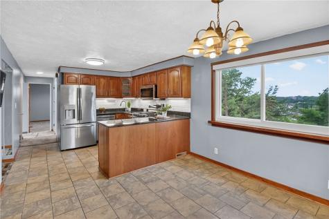 3360 Mcroberts Road Castle Shannon PA 15234