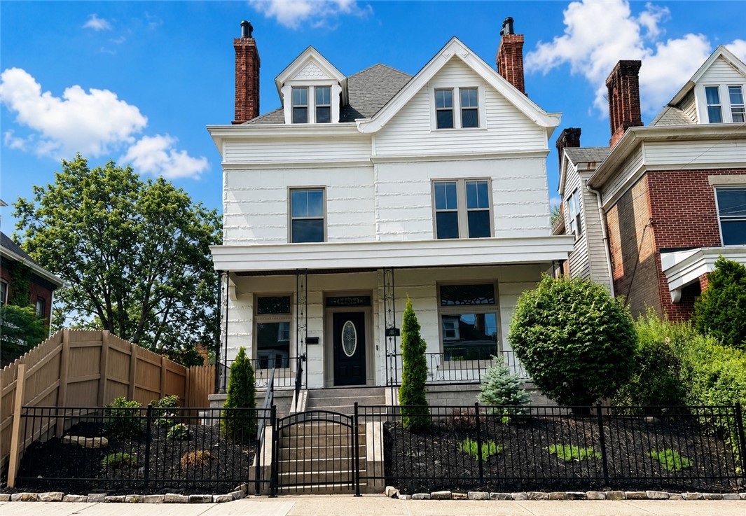 5522 Jackson Street Highland Park PA 15206