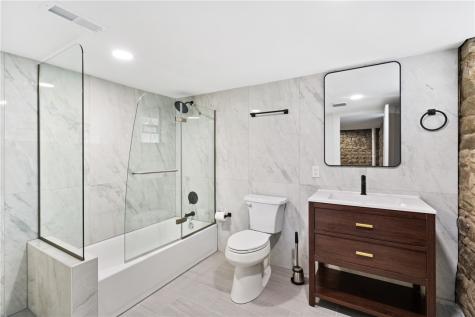 5522 Jackson Street Highland Park PA 15206