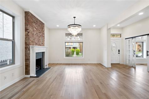 5522 Jackson Street Highland Park PA 15206