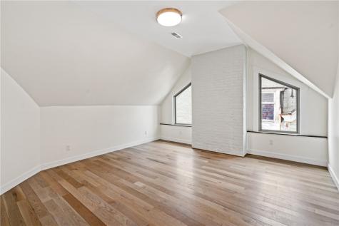 5522 Jackson Street Highland Park PA 15206