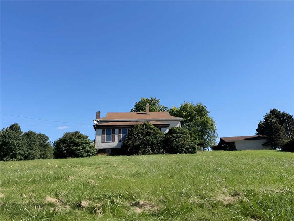 259 Pump Station Road Loyalhanna PA 15670