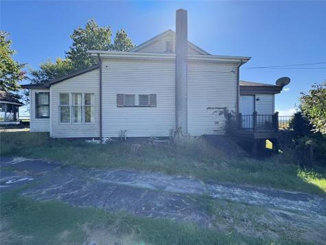 259 Pump Station Road Loyalhanna PA 15670