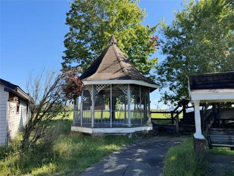 259 Pump Station Road Loyalhanna PA 15670