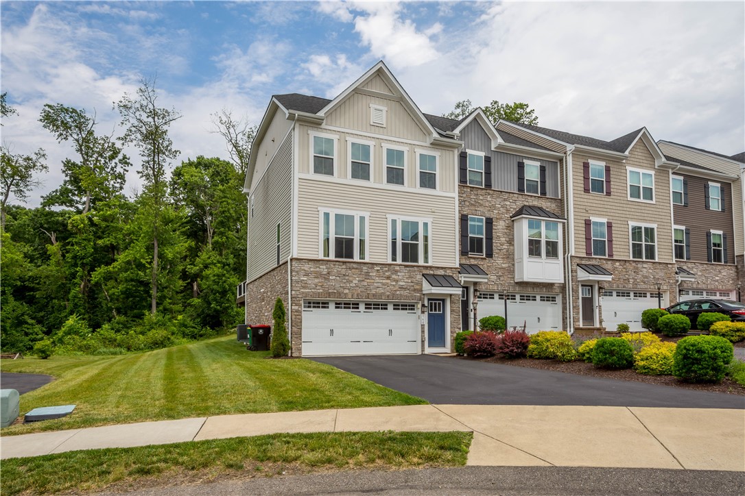 160 Cole Drive Robinson Township PA 15136
