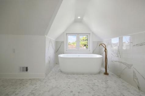 5154 Coral Street Friendship Park PA 15224