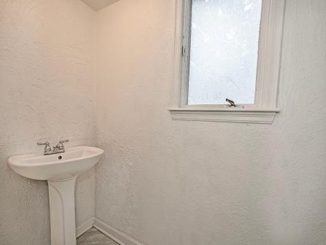 413 Charles Avenue New Kensington PA 15068