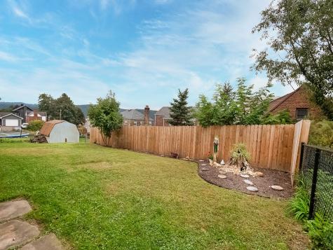 413 Charles Avenue New Kensington PA 15068