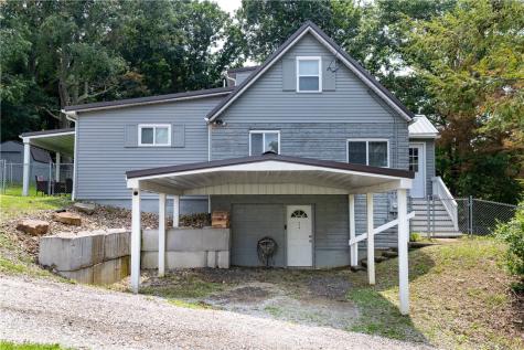 824 Ridge Road Centerville PA 15417