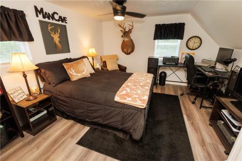 824 Ridge Road Centerville PA 15417