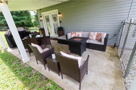 824 Ridge Road Centerville PA 15417