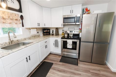 824 Ridge Road Centerville PA 15417