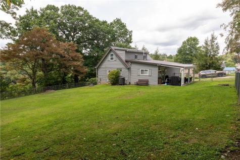 824 Ridge Road Centerville PA 15417