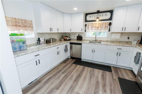 824 Ridge Road Centerville PA 15417