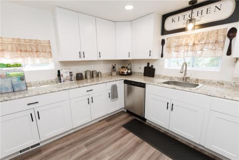 824 Ridge Road Centerville PA 15417