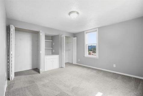 636 1/2 Fifth Avenue Coraopolis PA 15108
