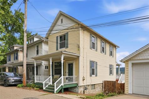 636 1/2 Fifth Avenue Coraopolis PA 15108