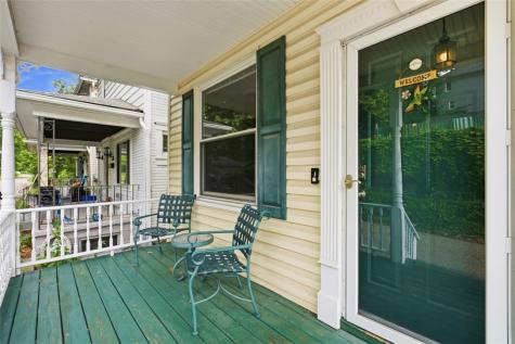 636 1/2 Fifth Avenue Coraopolis PA 15108