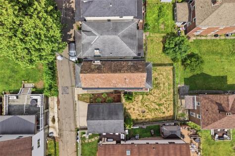 636 1/2 Fifth Avenue Coraopolis PA 15108