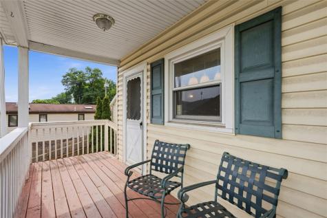 636 1/2 Fifth Avenue Coraopolis PA 15108