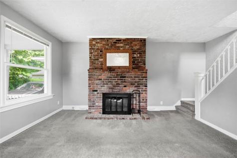 636 1/2 Fifth Avenue Coraopolis PA 15108