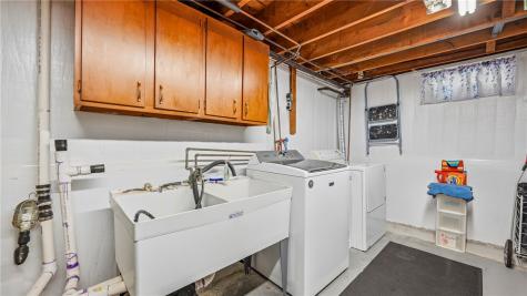 5805 Daniel Drive Hermitage PA 16148