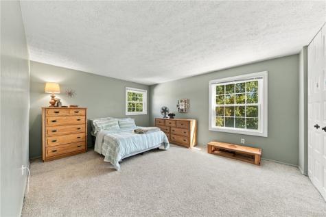 140 Slatewood Court Bethel Park PA 15102