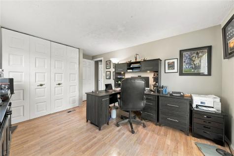 140 Slatewood Court Bethel Park PA 15102