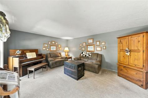 140 Slatewood Court Bethel Park PA 15102