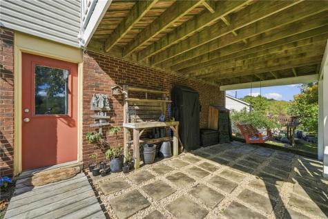 140 Slatewood Court Bethel Park PA 15102