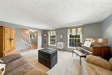 140 Slatewood Court Bethel Park PA 15102