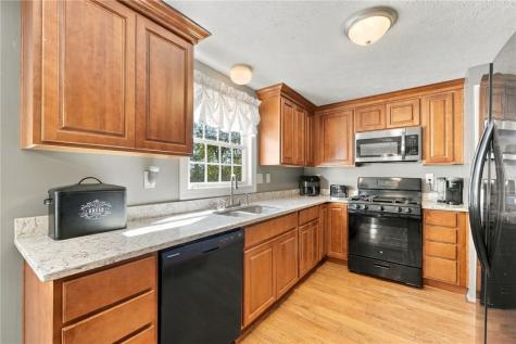 140 Slatewood Court Bethel Park PA 15102