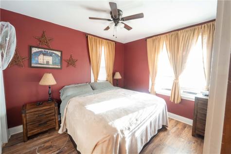30 Homestead Avenue Scottdale PA 15683