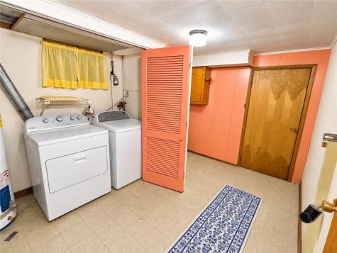 321 Comanche Drive Rostraver PA 15012