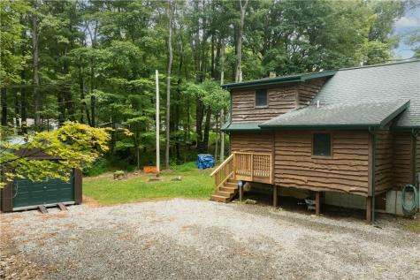 121 Apple Street Springfield Township PA 15469