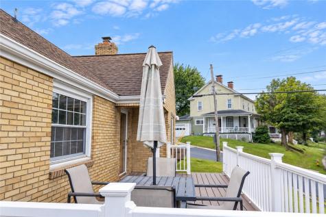 19 Hillcrest Avenue Burgettstown Boro PA 15021