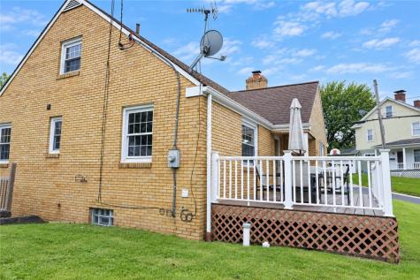 19 Hillcrest Avenue Burgettstown Boro PA 15021