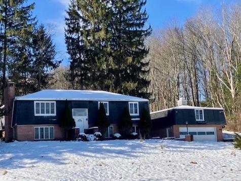 219 Meadow Drive Westmont Hilltop School District PA 15905
