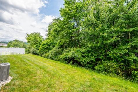 209 Hill Place Drive North Fayette PA 15057