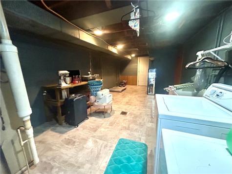 205 Highland Drive Elizabeth Township/boro PA 15037
