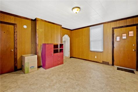 205 Mccormick Avenue Bentleyville PA 15314