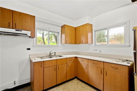 205 Mccormick Avenue Bentleyville PA 15314