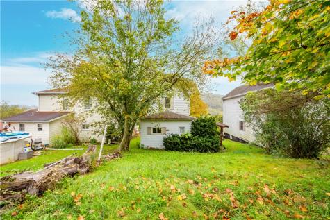 205 Mccormick Avenue Bentleyville PA 15314